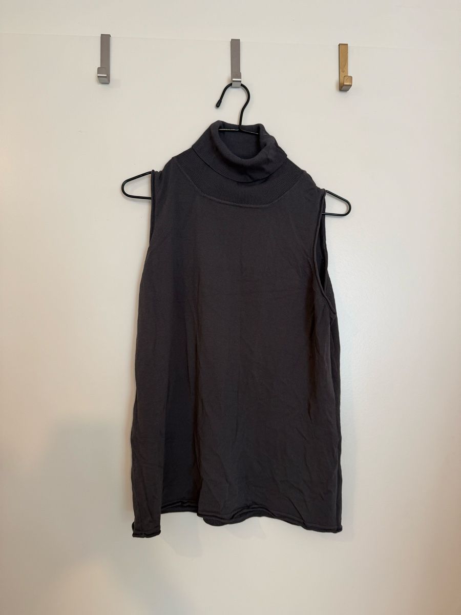 Tops: Schwarzes Eollkragen-Top Gr. XL – Gebraucht aus Luzern von vqu_8gks 1