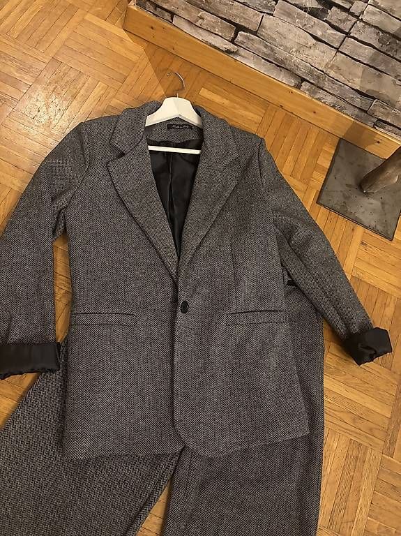 Completi & Tailleur: Anzug grau schwarz Gr. M – Nuovo (secondo la descrizione) da Wettingen venduto da Hasta80