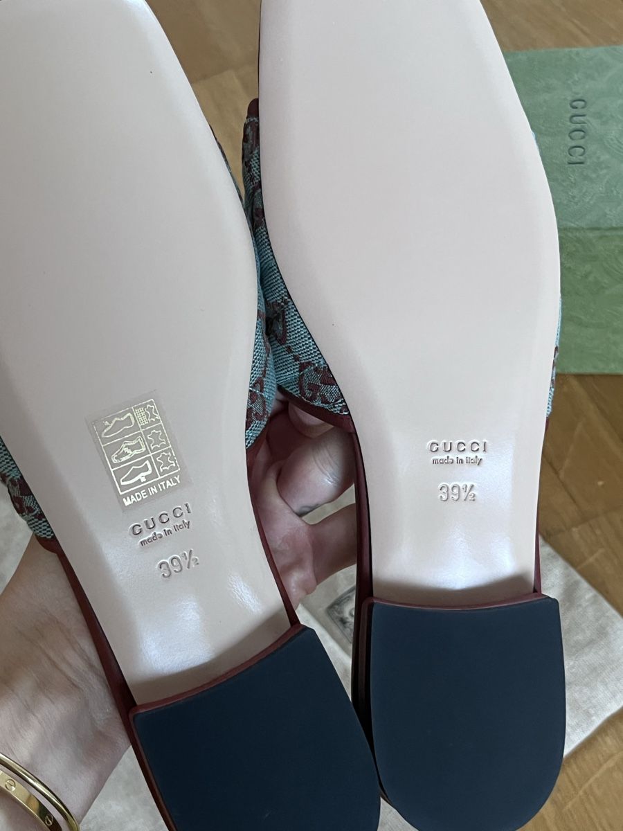 Gucci Scarpe da donna: GUCCI  GG matelassé canvas flat sandals – Nuovo e nell'imballaggio originale da Zürich venduto da Lifestyle1 4