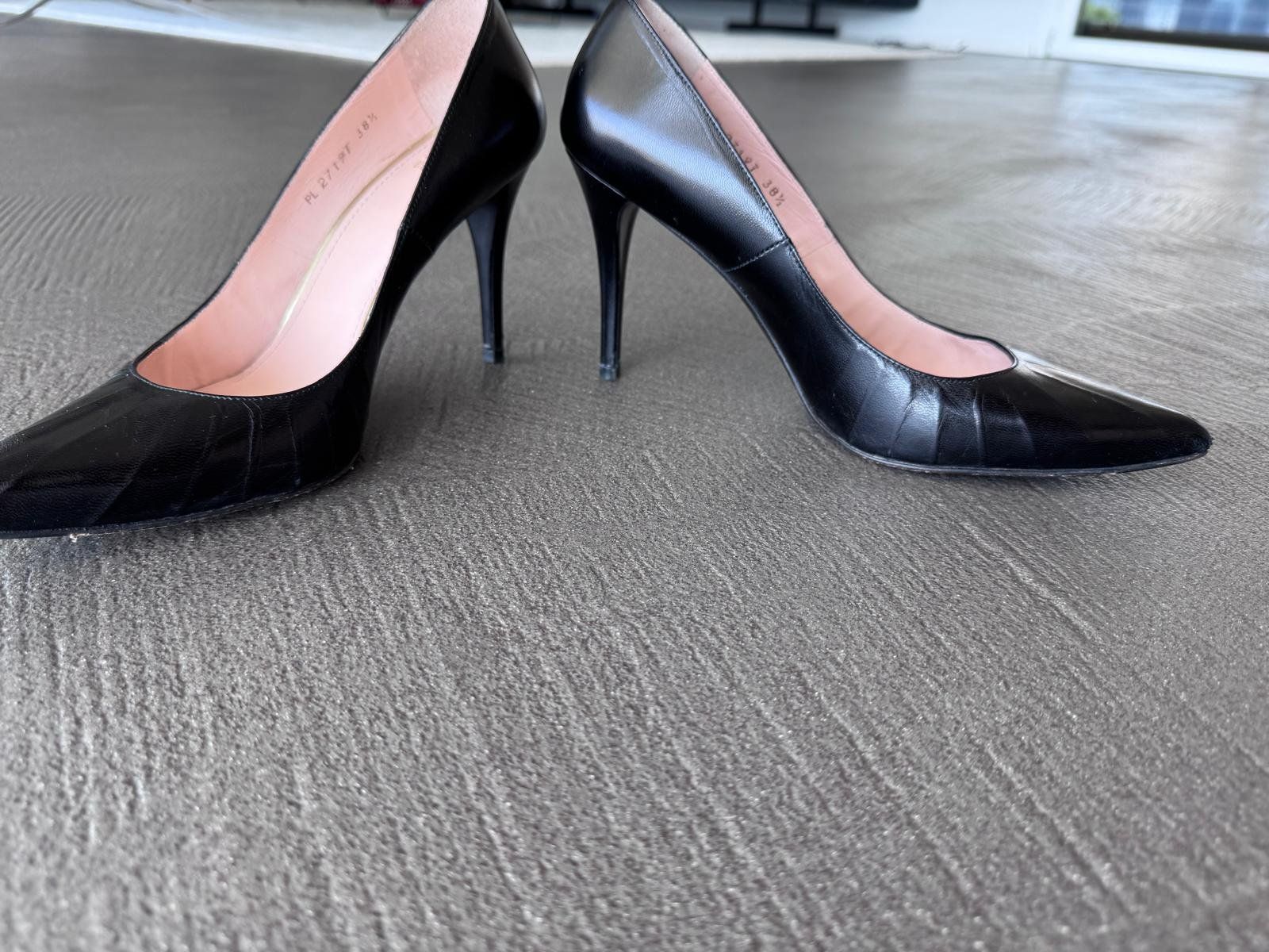 Stuart Weitzman Damenschuhe: Pumps Stuart Weitzman schwarz Gr38.5 – Gebraucht aus Zürich von Rymira 1