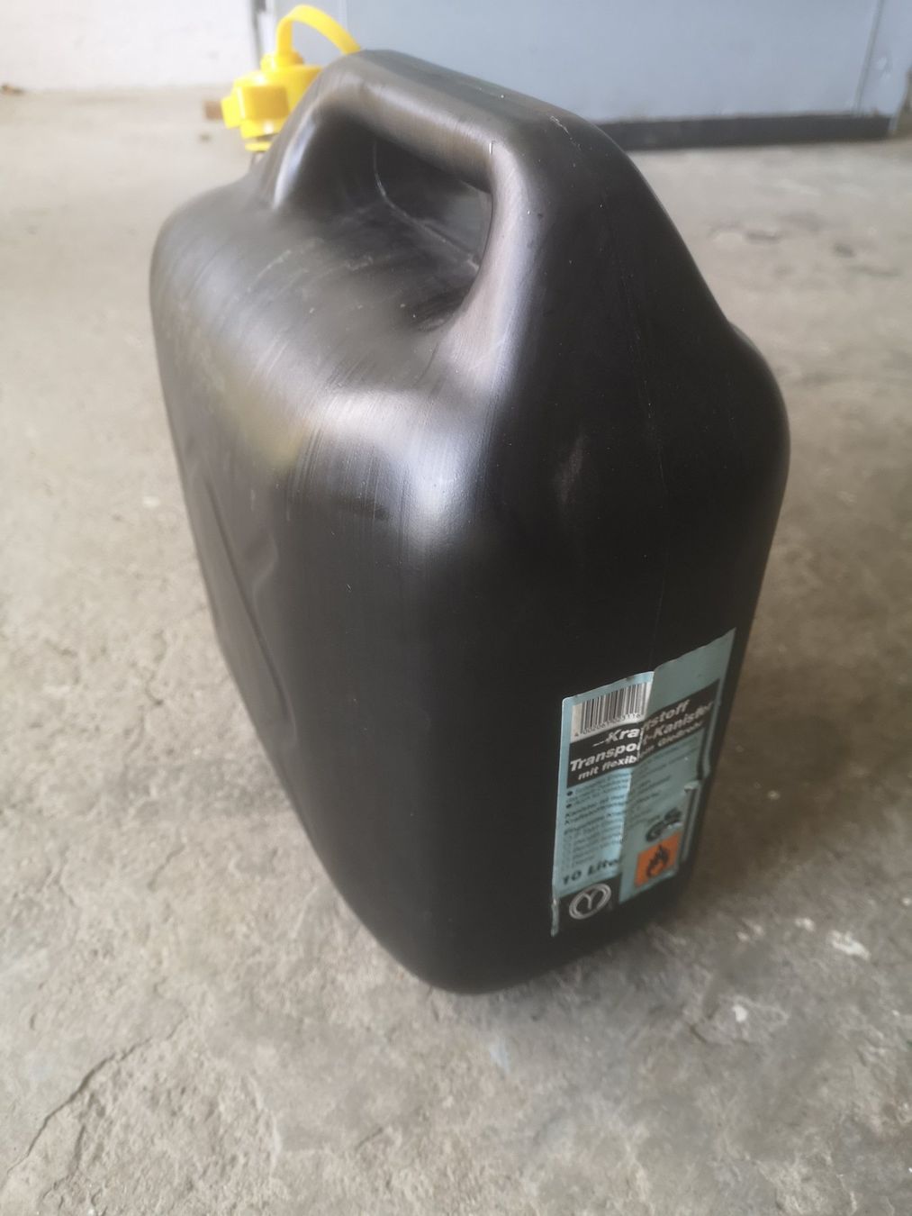 Taniche per benzina: Benzinkanister – Usato da Rubigen venduto da Wbowtie 1