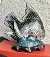 hübscher Fisch- Cloisonné Emailliert mit Holzsockel