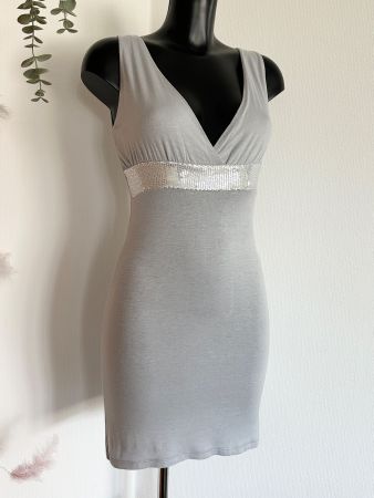TOP 💜 Gr S 36 Kleid mit Pailletten silber-grau Stretch