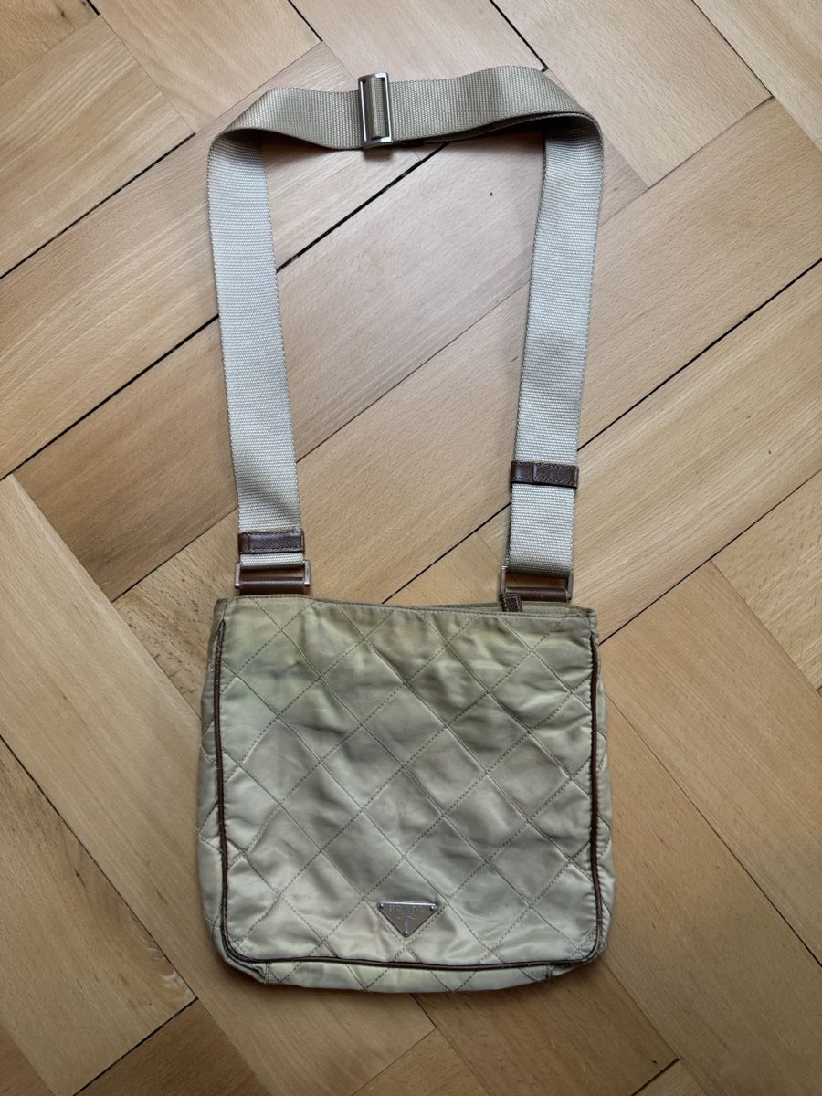 Prada Borse: Prada Umhängetasche Beige – Usato da Bern venduto da Mancini
