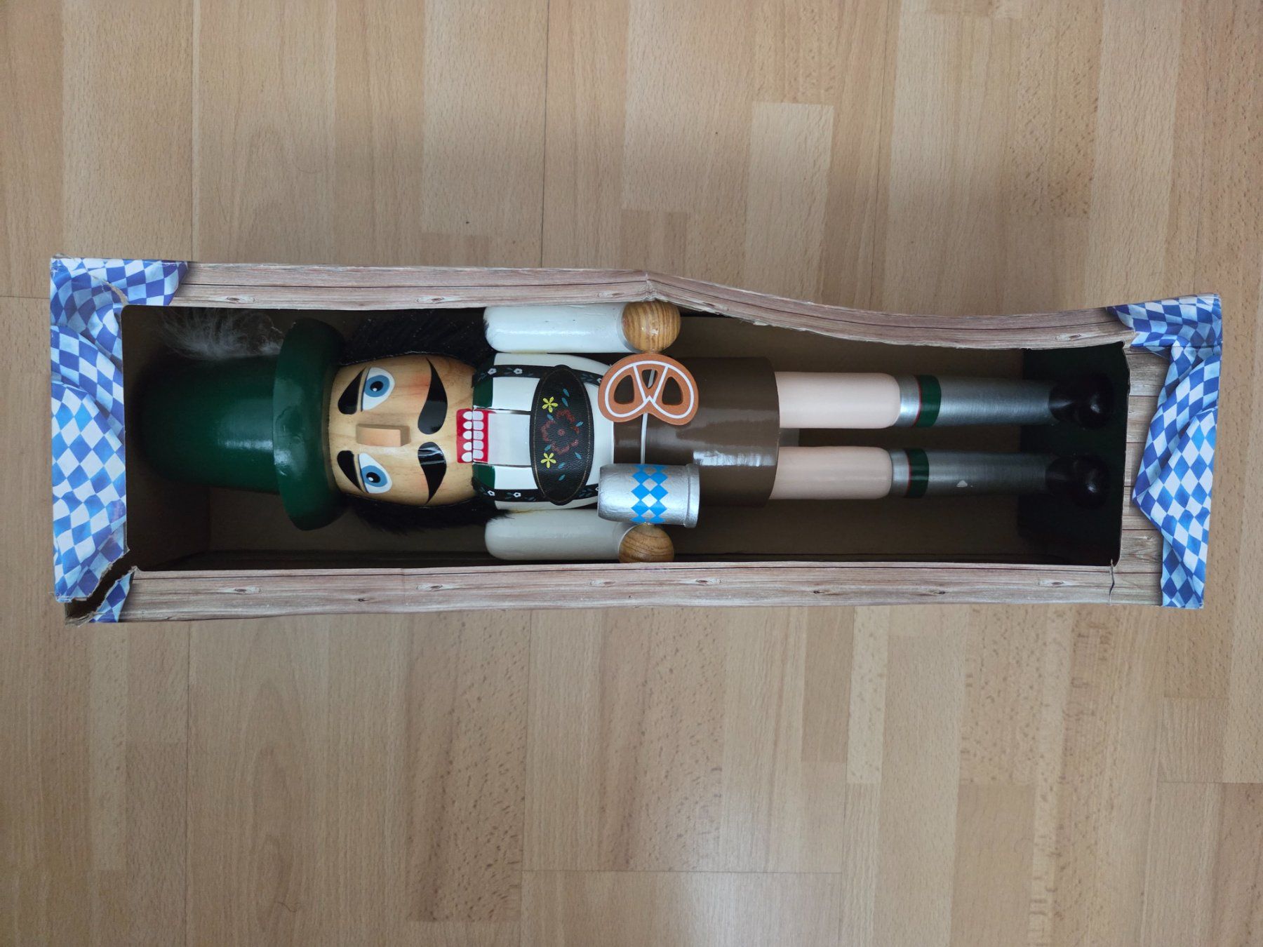Figuren: GROSSER NUSSKNACKER FIGUR ((NEU)) OVP – Neu (gemäss Beschreibung) aus Brüttisellen von Nighttrain 1