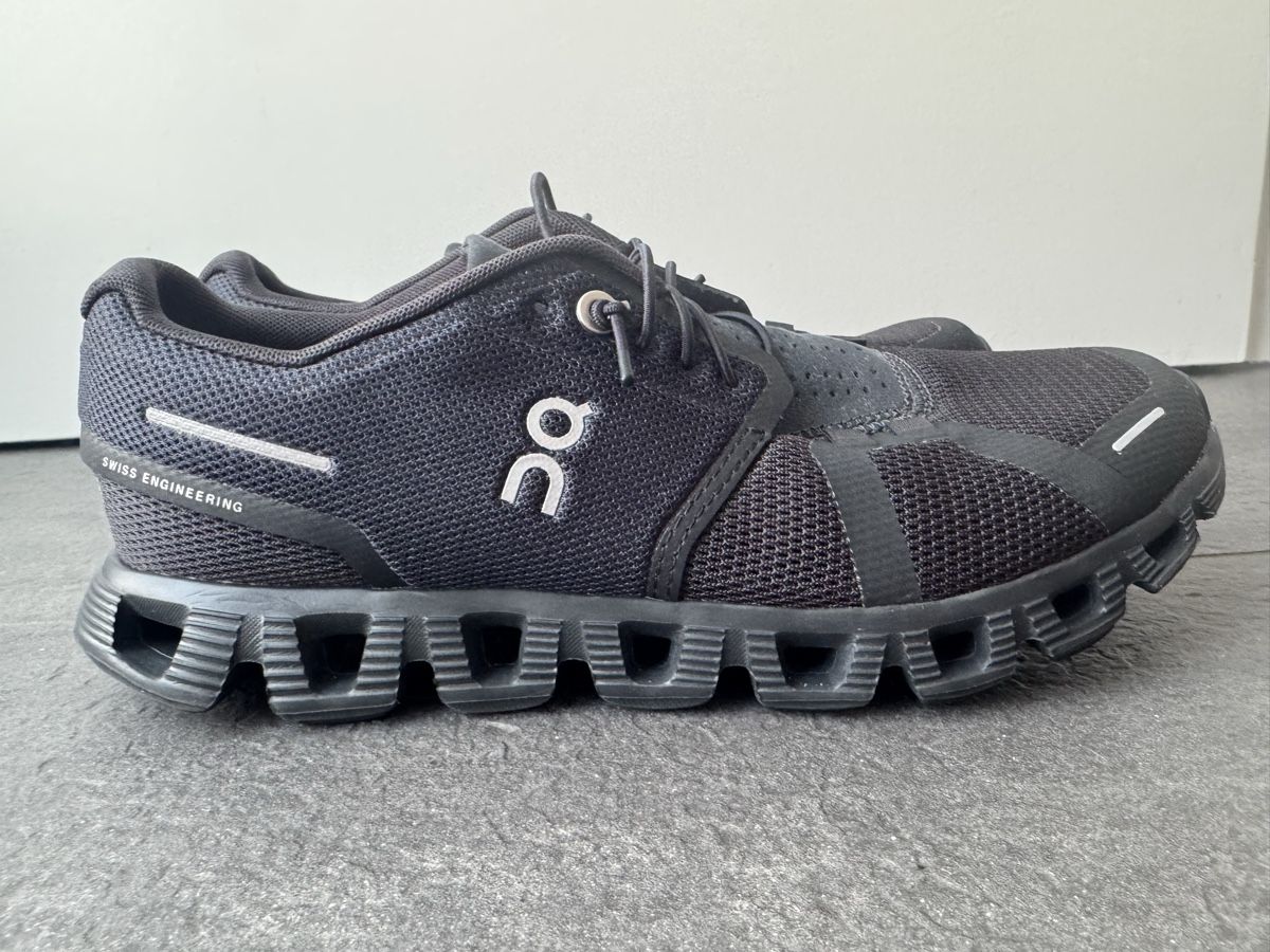 On Scarpe da donna: ON Cloud Schuhe schwarz Grösse 38.5 Neuwertig – Nuovo (secondo la descrizione) da Ebmatingen venduto da Trendsale 6