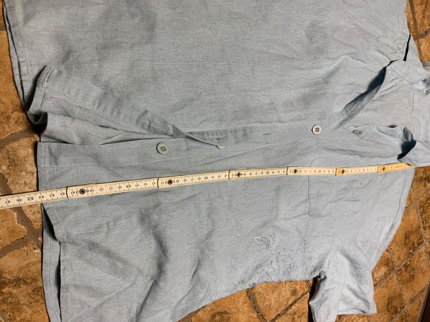Camicette: Chic Camicia in lino azzurro con ricami floreali – Nuovo (secondo la descrizione) da Locarno venduto da Fixed8 7