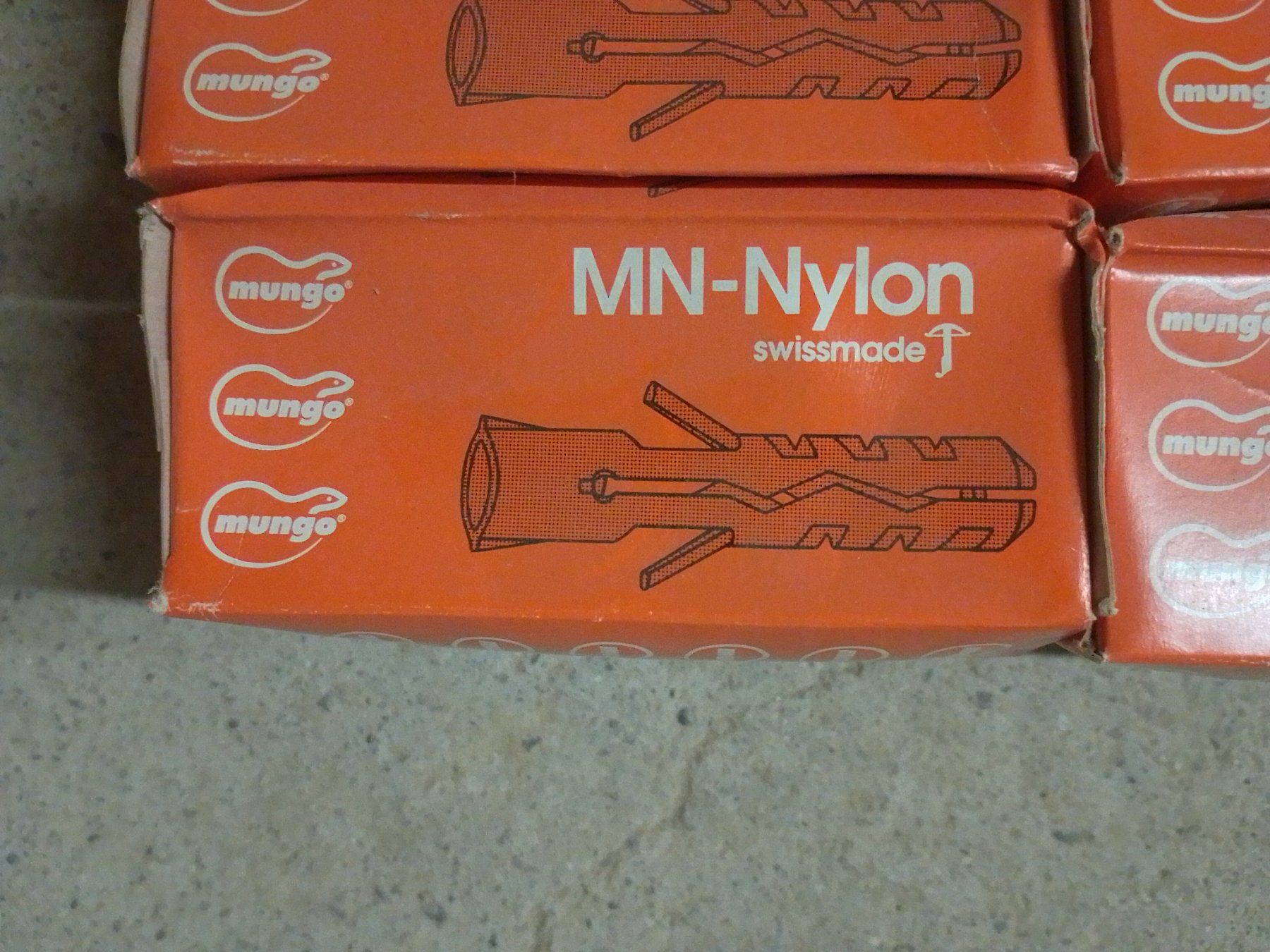 Anker: Dübel/ Nilondübel 600 Stk. – Neu und originalverpackt aus St. Ursen von vonmos