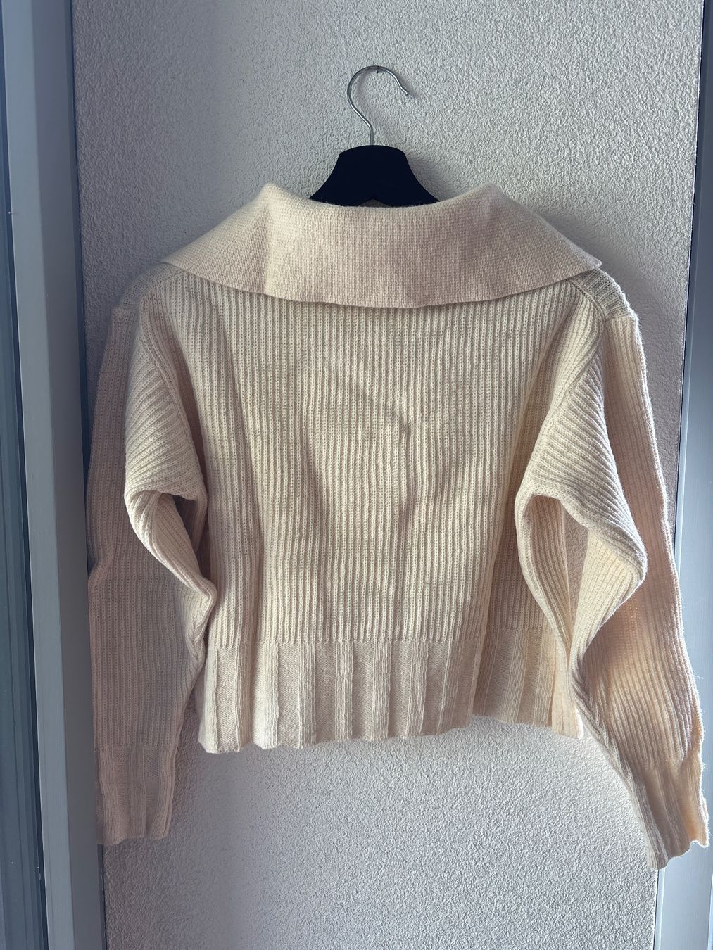 Maglioni & Felpe: Pullover in Hellbeige, kurz und mit V-Ausschnitt – Usato da Zürich venduto da mar_hc85 3