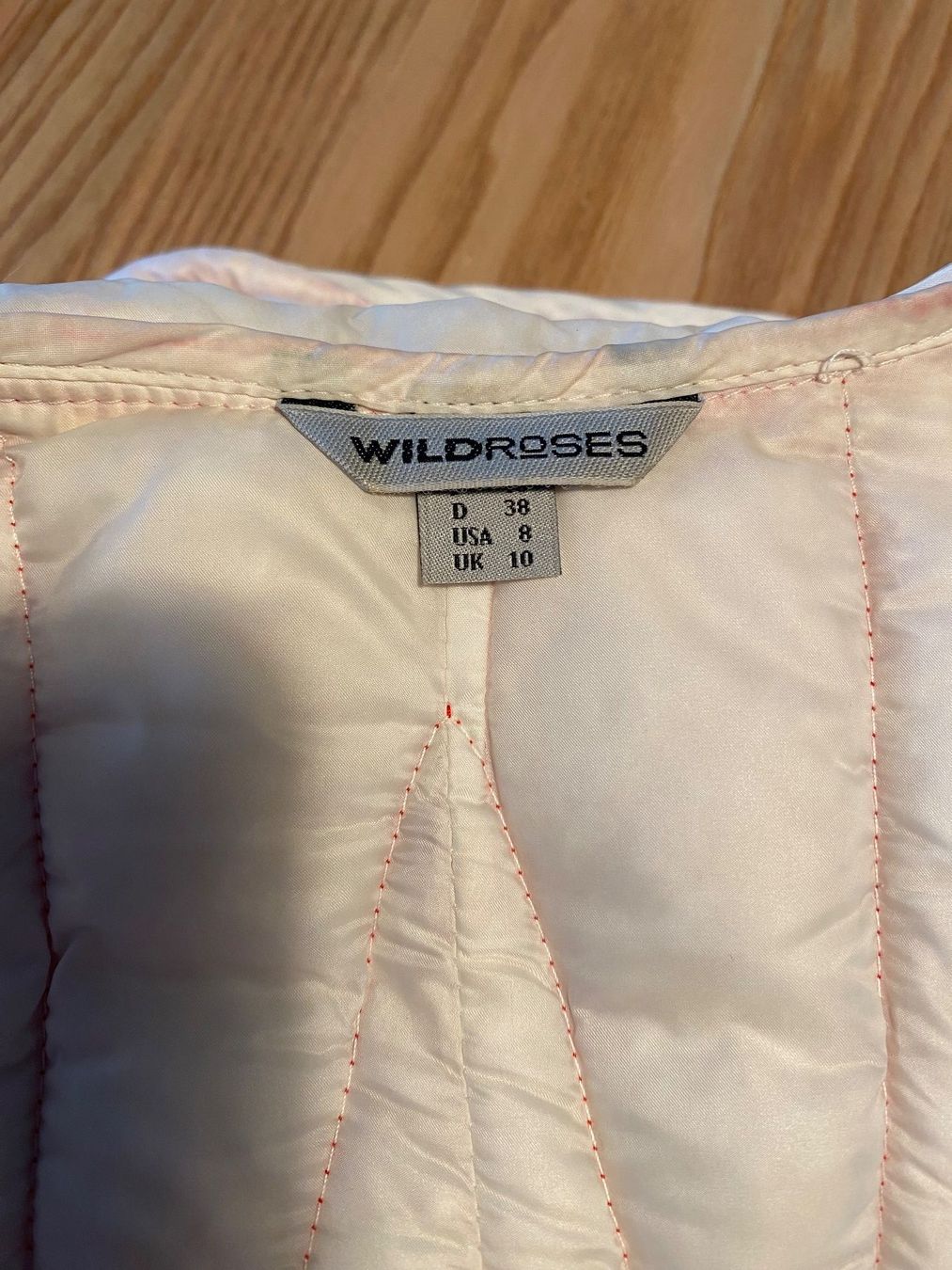 Gilet & Giacche senza maniche: Rote Daunenweste von Wild Roses, Grösse 38 – Usato da Rüschlikon venduto da Emma01 2