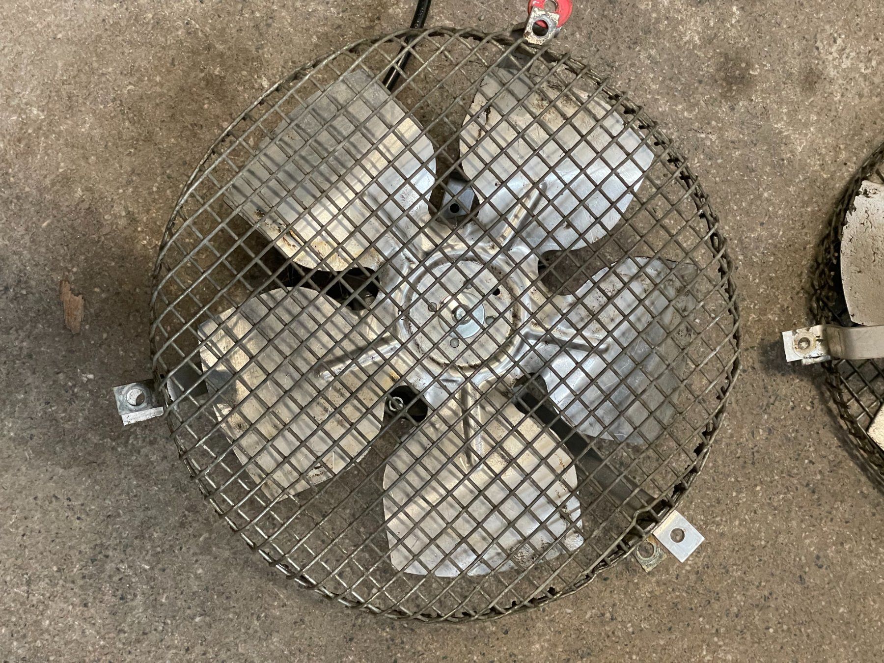Ventilatoren: EMI Lüftermotor mit Kabel und Gitter – Gebraucht aus Glarus von adiweb007 2