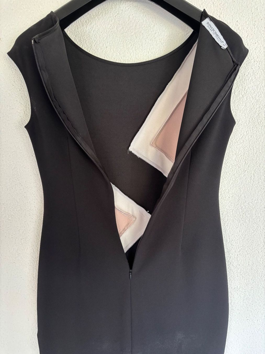 Vestiti: Anliegendes Kleid von Rinascimento – Usato da Dübendorf venduto da mon_p98h 2