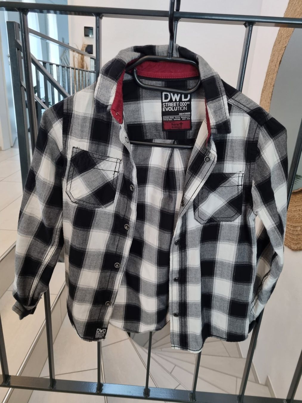 Camicie, T-shirt & Polo: Jungen Bluse Gr. 128 – Usato da Niederwil SG venduto da Excentia