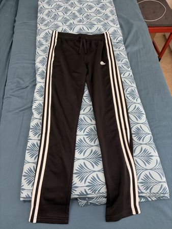 Adidas Trainingshose schwarz Grösse 164 guter Zustand