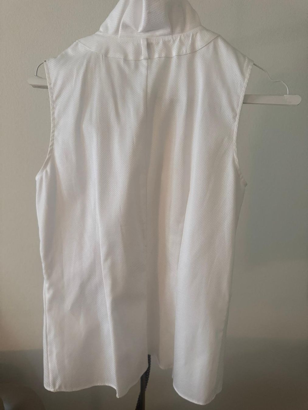 Blusen: Ärmellose Bluse, neuwertig, Gr. 38, weiss – Neu und originalverpackt aus Zürich von dub_tj95 1