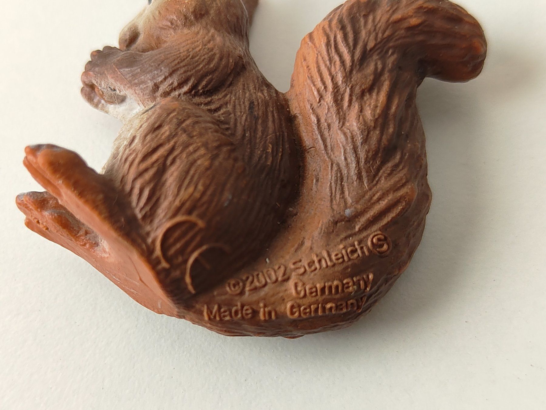 Schleich Statuette: Schleich Eichhörnchen Waldtiere Zoo 2002 – Usato da Thalwil venduto da FigurenFreunde 2