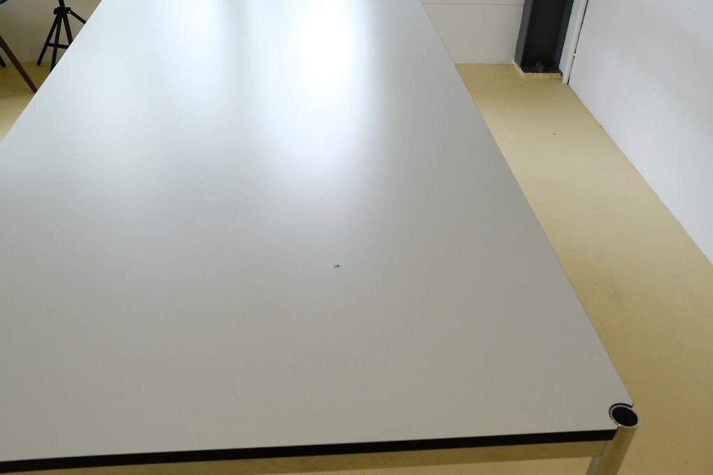 USM Tavoli: USM Tisch gross, Lieferung möglich – Usato da Meinisberg venduto da atelier_TILIJA 4