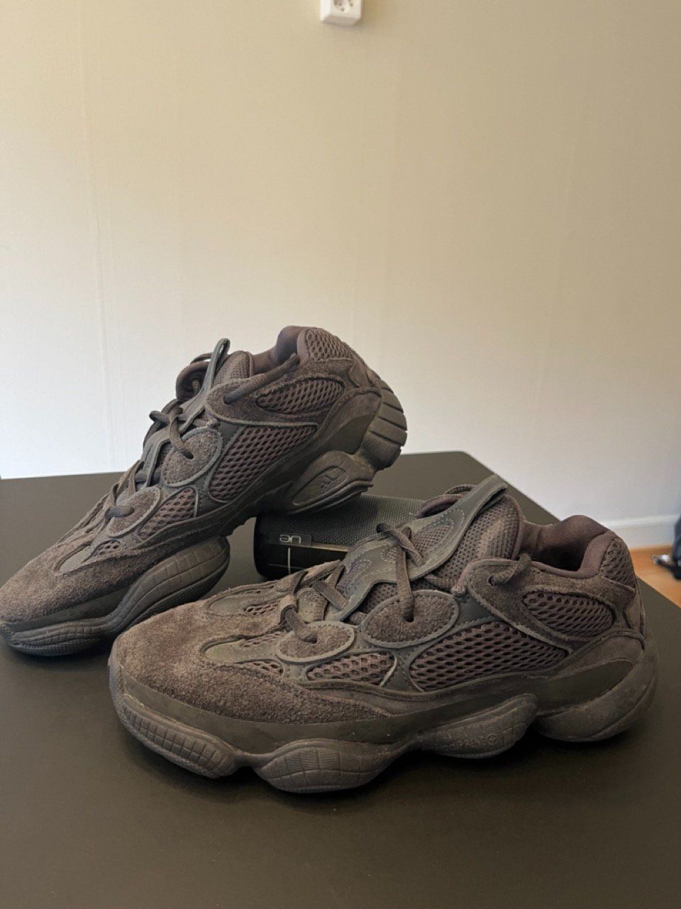 Adidas Scarpe da uomo: adidas Yeezy 500 Utility Black – Nuovo (secondo la descrizione) da Baden venduto da sorayadf 4