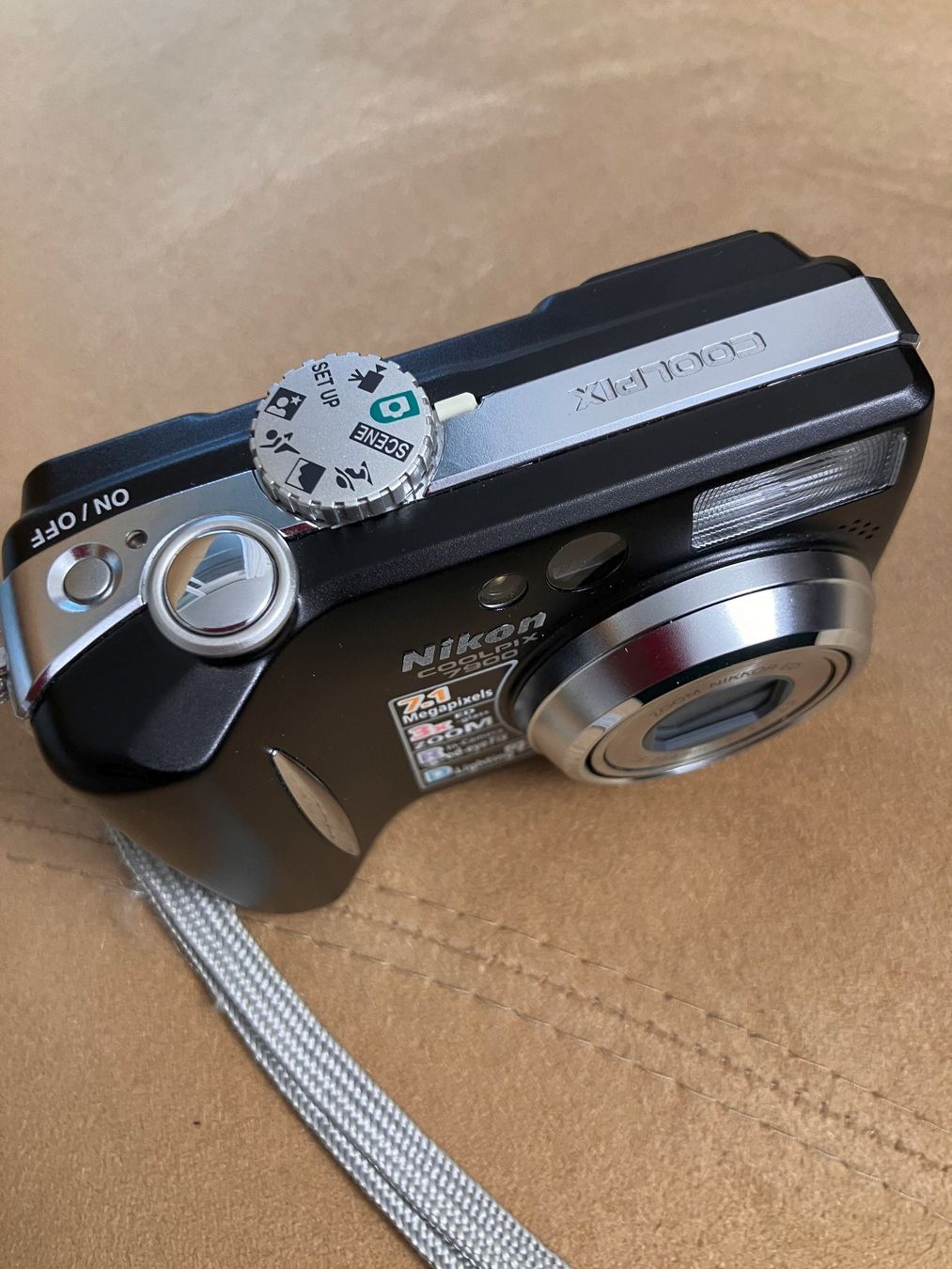 Nikon Kamera: Nikon Coolpix 7900 Digitalkamera – Gebraucht aus Hedingen von Birchermueesli 1