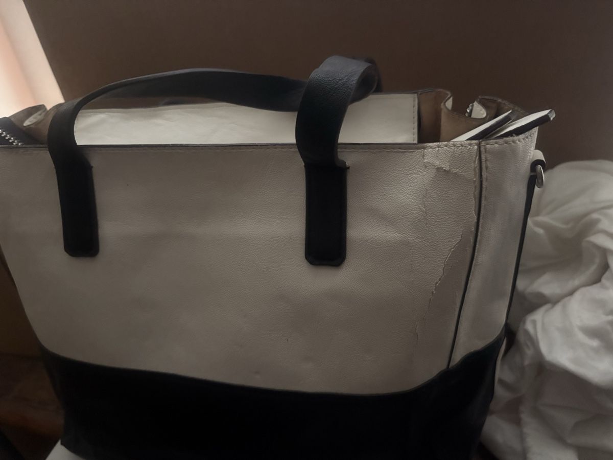 Guess Borse da donna: Borsa a mano Guess modello Doheny  – Usato da Taverne venduto da Luvi08 2