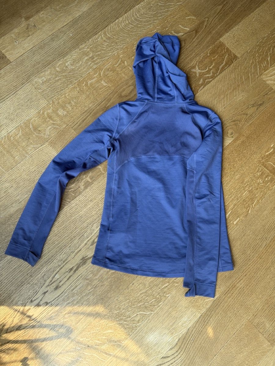 Nike Maglioni & Felpe: Nike Pro Shirt Hyperwarm Lila Größe 146-156 – Usato da Zug venduto da kam_m856 1