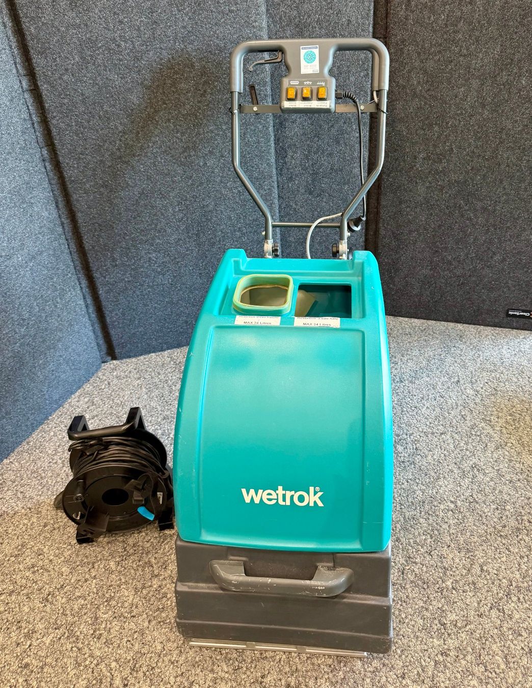 Wetrok Tutte le macchine: Machine injection-extraction Wetrok Extravac – Usato da Savigny venduto da studiocartepostale