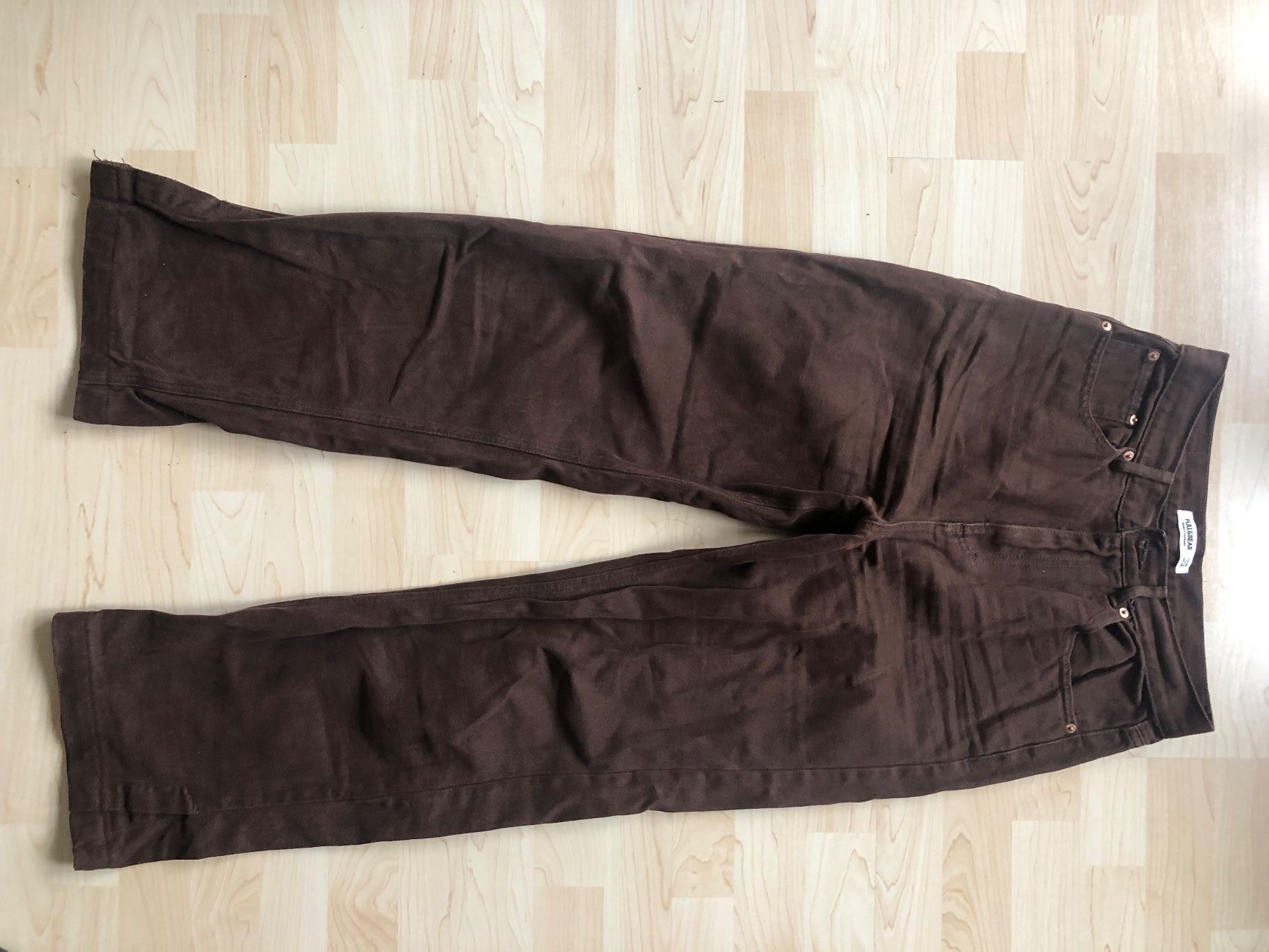 Pull&Bear Jeans: braune Jeans Pull&Bear Gr. 38, weiter Schnitt – Nuovo (secondo la descrizione) da Münchenbuchsee venduto da ryros