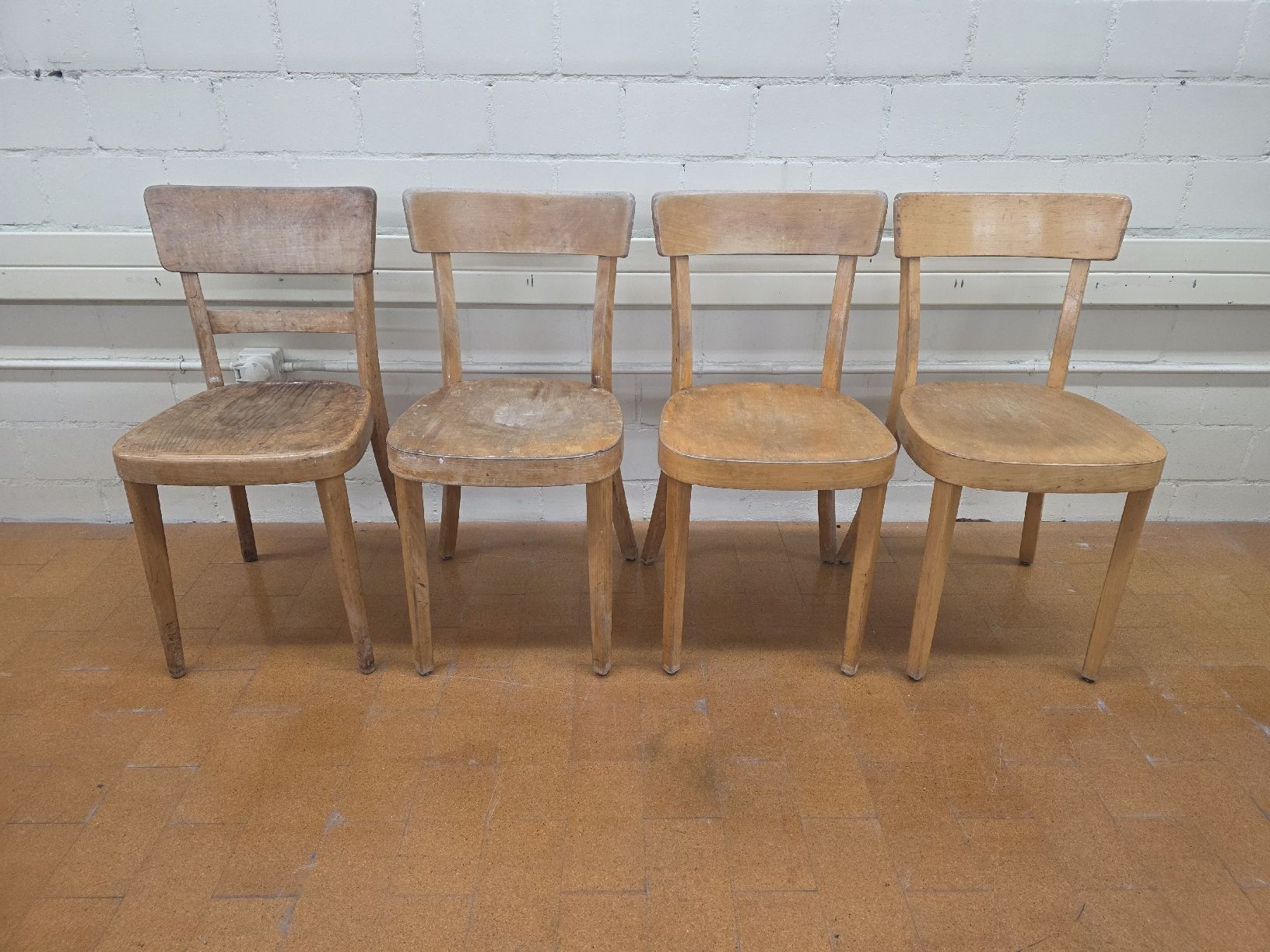 Horgen Glarus Sedie: klassische Vintage Stühle Horgenglarus – Usato da Lichtensteig venduto da Usedinstorecom 5