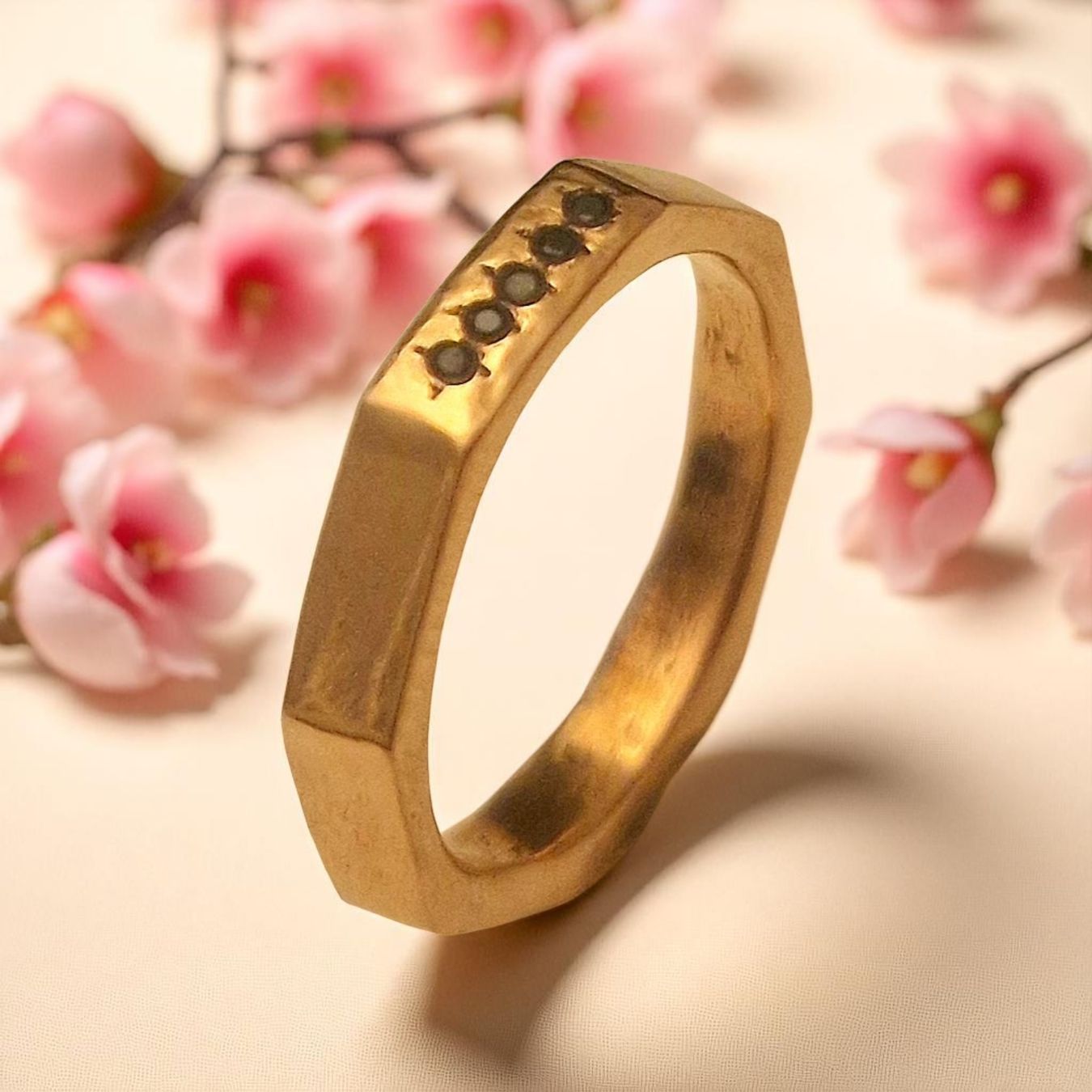 Anelli: Achteck-Ring Bronze mit 4 Spinellen, Grösse 58.7 – Nuovo e nell'imballaggio originale da Aarau venduto da Schmuckhoehle_MD 6