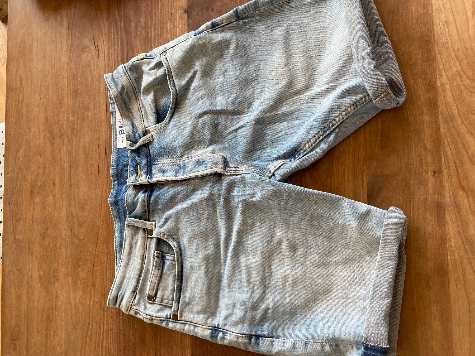Jeans: Hellblaue Jeans-Shorts W31/L31 – Usato da Lostorf venduto da Gavia
