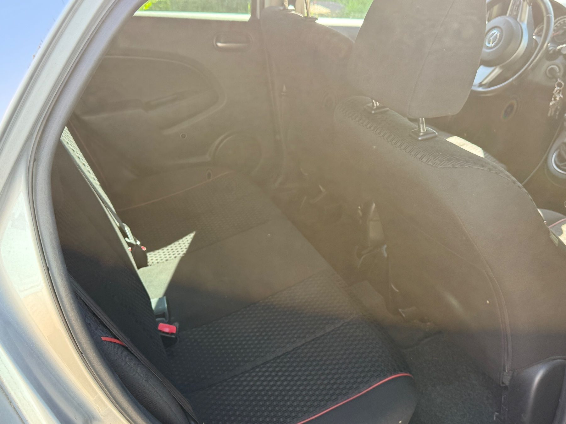 Mazda Autos: Mazda 2 1.3 2012 mit original Navigation – Gebraucht aus St.Gallen von nouah 7