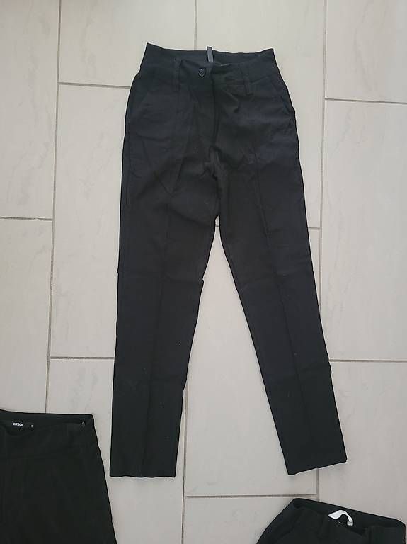 Pantaloni: Hosen XS/S – Usato da Ballwil venduto da jan_jk7y 2