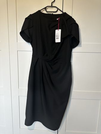 Elegantes, kleines Schwarzes, neu mit Etikett! Gr. 42