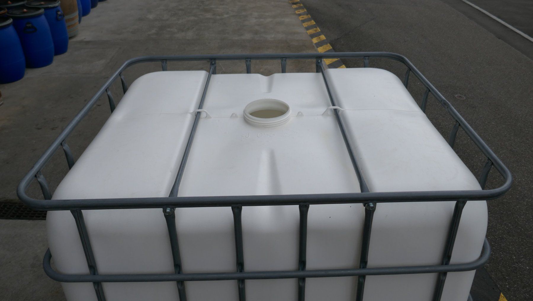 Abbeveratoi e trogoli: IBC-Tank, Wassertank, 1000 Liter – Usato da Port venduto da uzuku 5