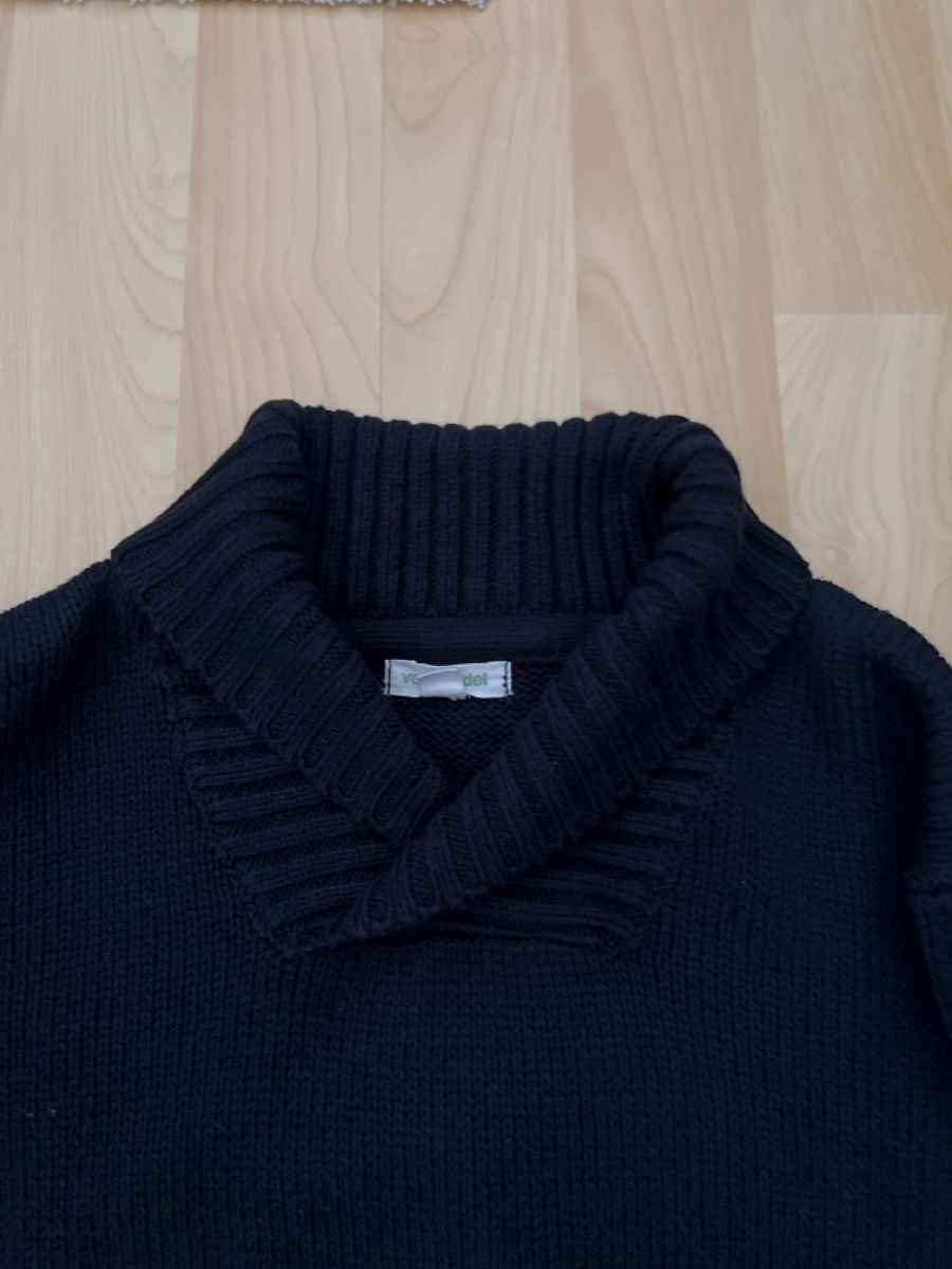 Pullover & Sweatshirts: Warm & Cozy  Sweater for Winter – Gebraucht aus Emmenbrücke von vic_nx9v 1