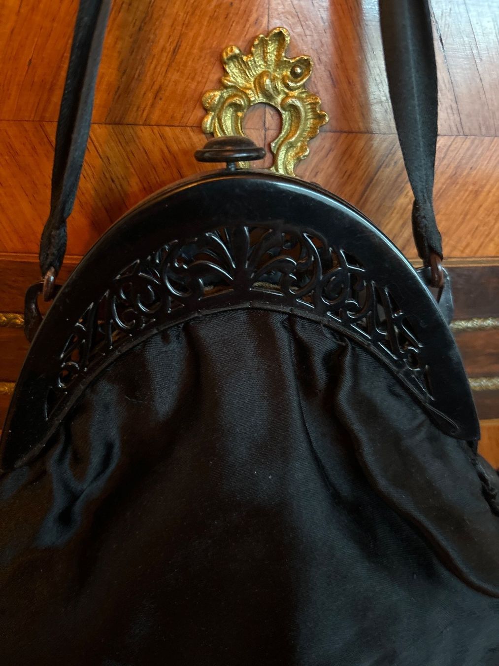 Borse da donna: Jugendstil Seide Bakelit Tasche – Usato da Thun venduto da Studi1974 1