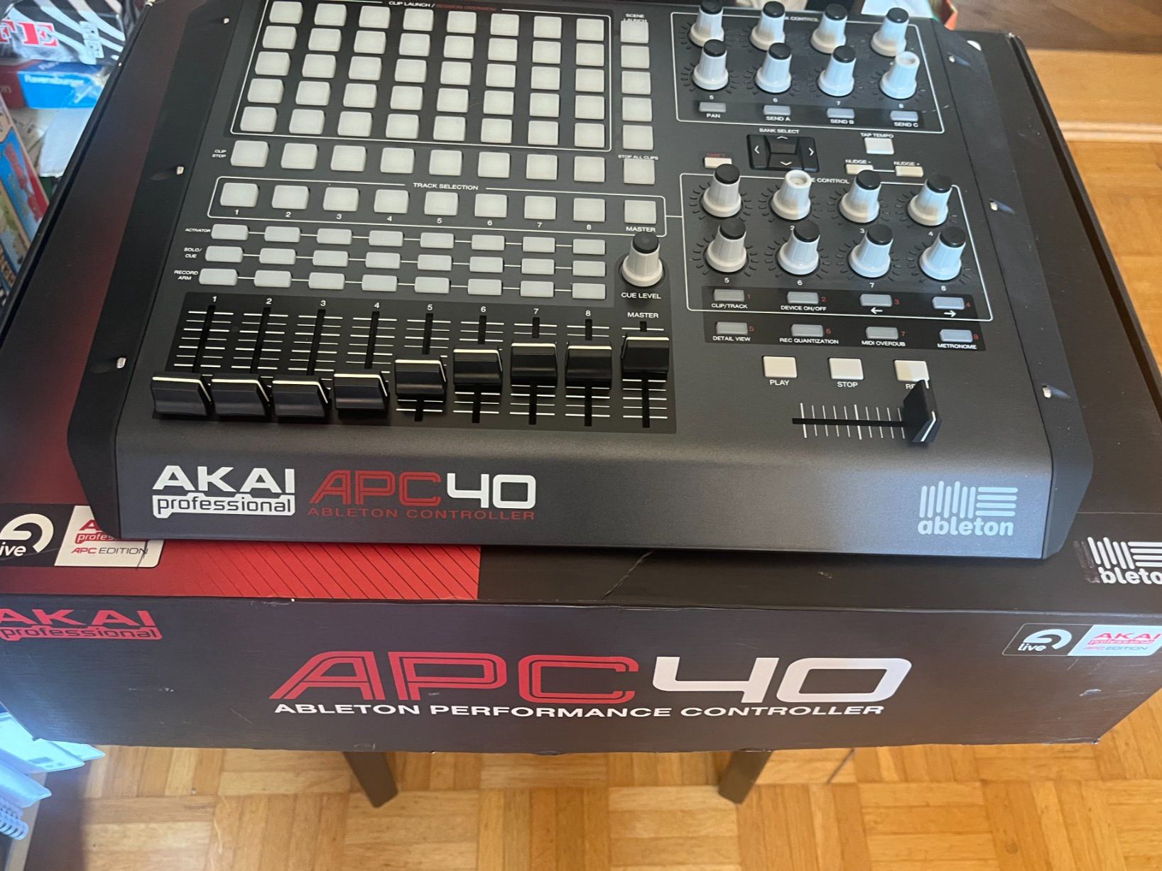 Ableton Musikinstrumente: AKAI APC40 Ableton Controller, ohne Netzteil, gebraucht – Gebraucht aus wald zh von soniq 1