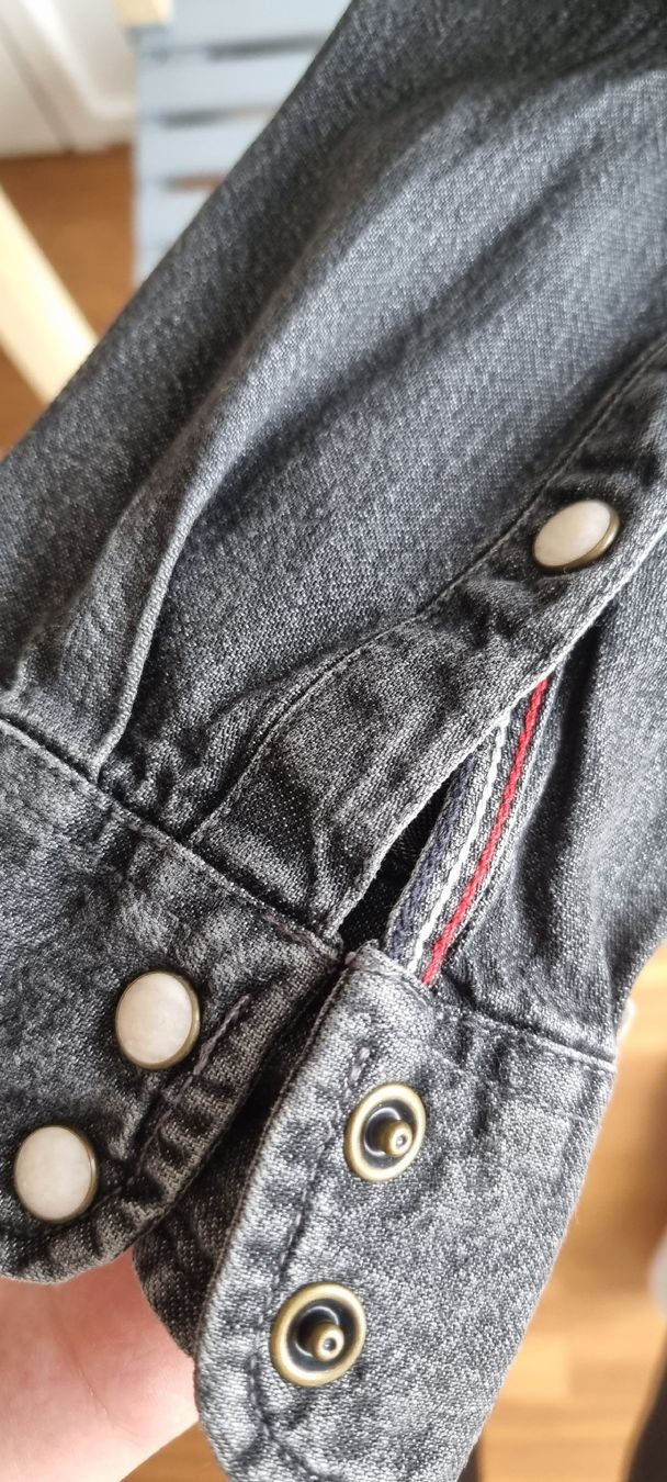 Tommy Hilfiger Jacken: Tommy Jeans Denim overshirt – Gebraucht aus Meggen von nixentrixen 3