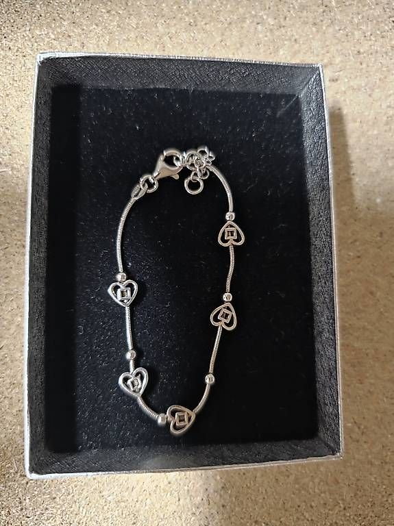 Bracelets: Armband mit Herzen 925 Silber – D'occasion à Rothrist par Je.Ba