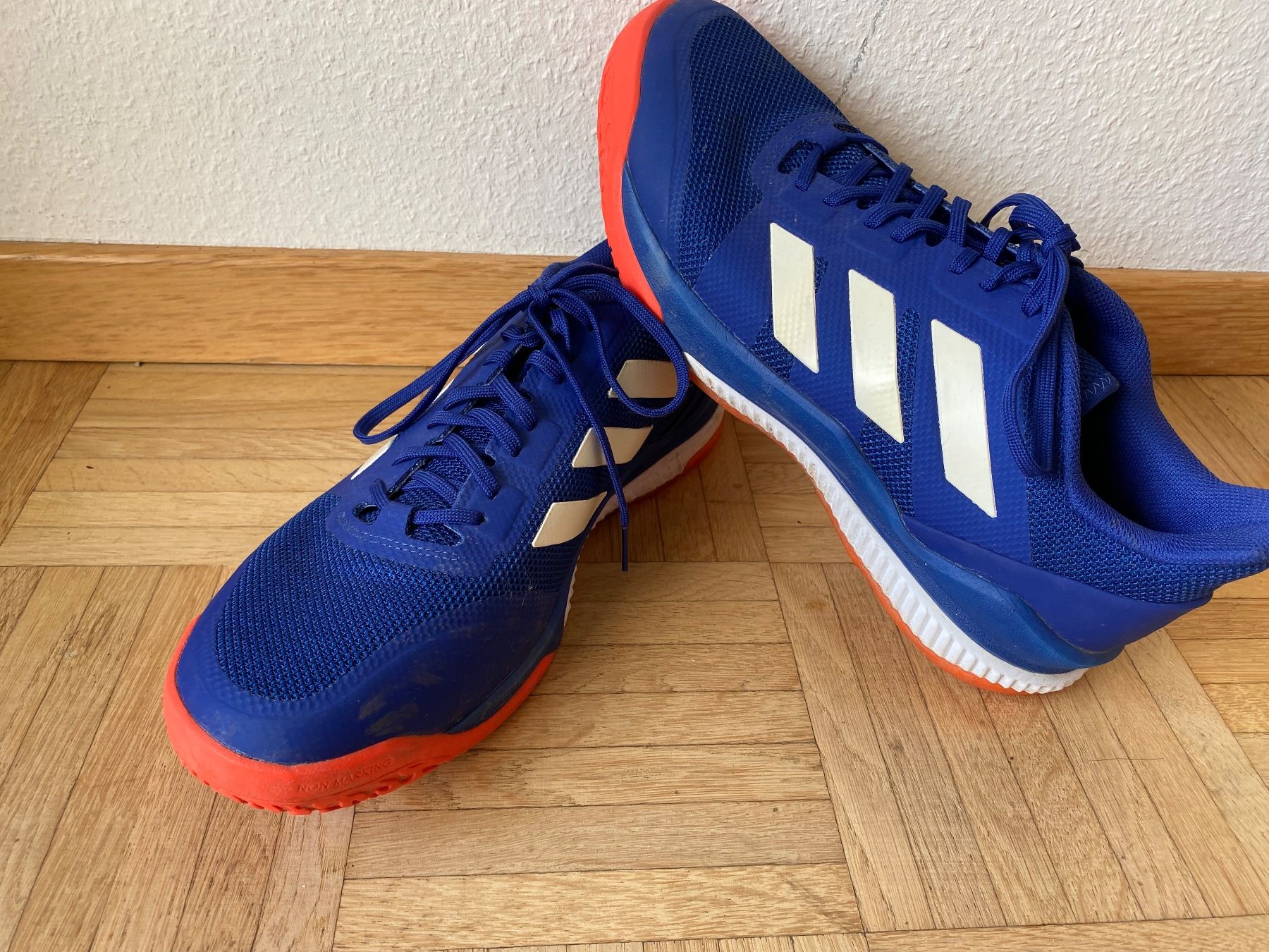 Adidas Herrenschuhe: Adidas Bounce Laufschuhe Gr. 46 – Gebraucht aus Bern von kat_d9p5