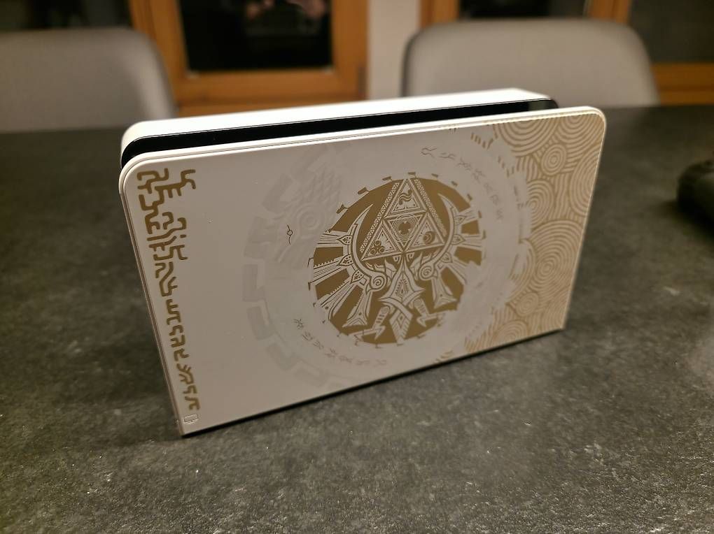 Nintendo Console: Switch Oled Zelda Edition – Usato da Koppigen venduto da Deadlyheaven 3