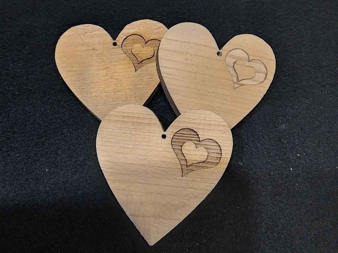 Holzartikel: Deko Herzen Holz – Neu (gemäss Beschreibung) aus Widnau von Crewo
