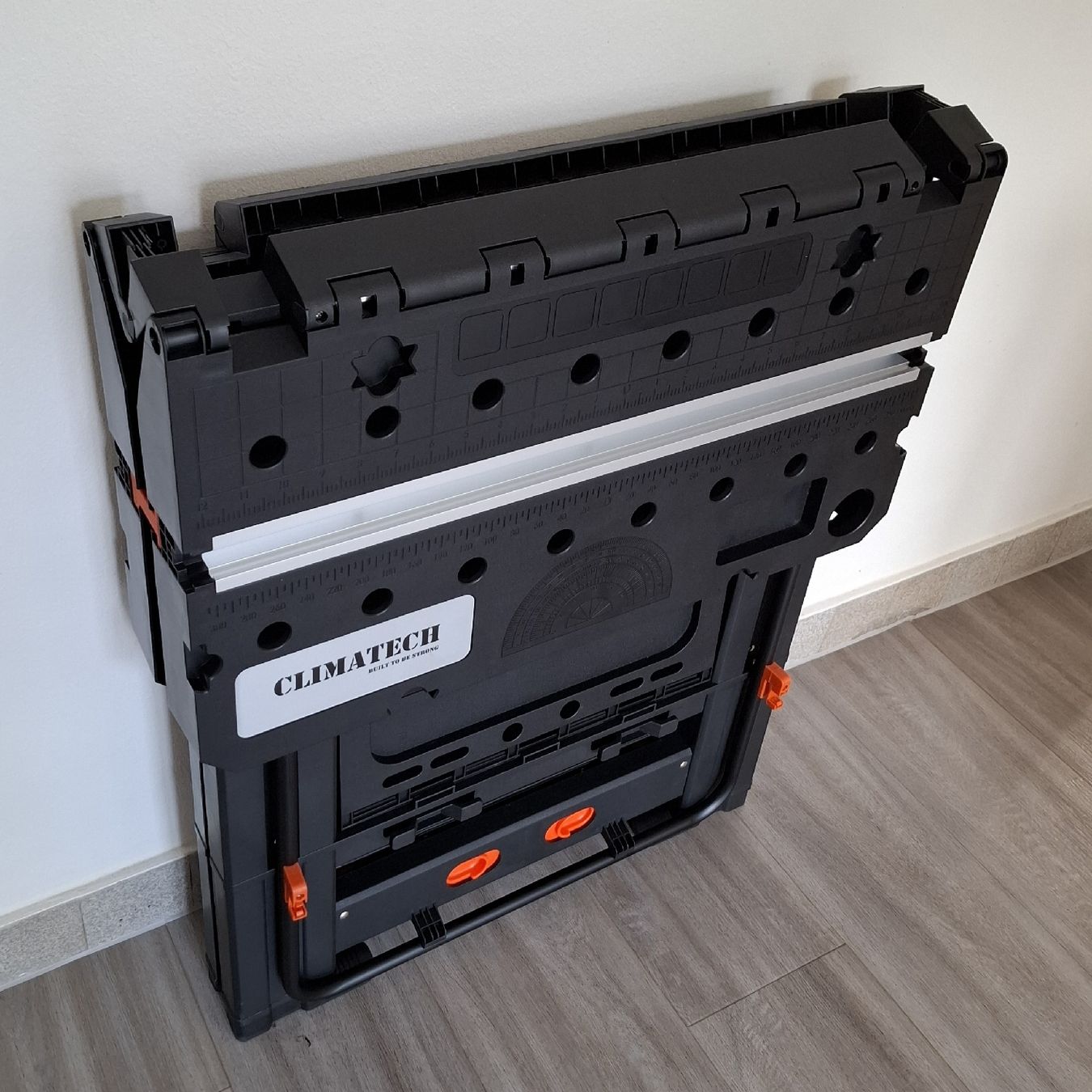 Werkbänke: Werkbank / Arbeitstisch - klappbar – Neu und originalverpackt aus Reinach BL von Malin20 5