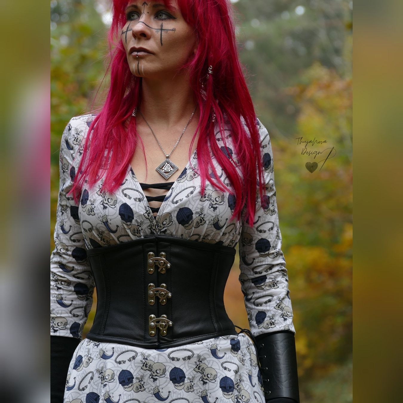 Tissus: Jersey "Vikingskulls" Wikinger Stoff hell je m – Neuf avec emballage d'origine à Wiesenberg par mountain-merch 5