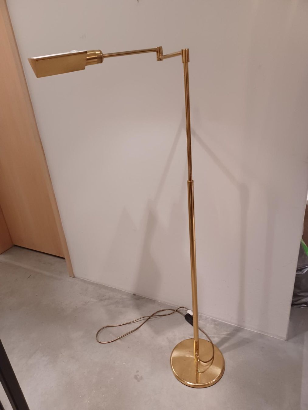 Lampade: Stehlampe (Messing) – Usato da Dinhard venduto da Maffina 1