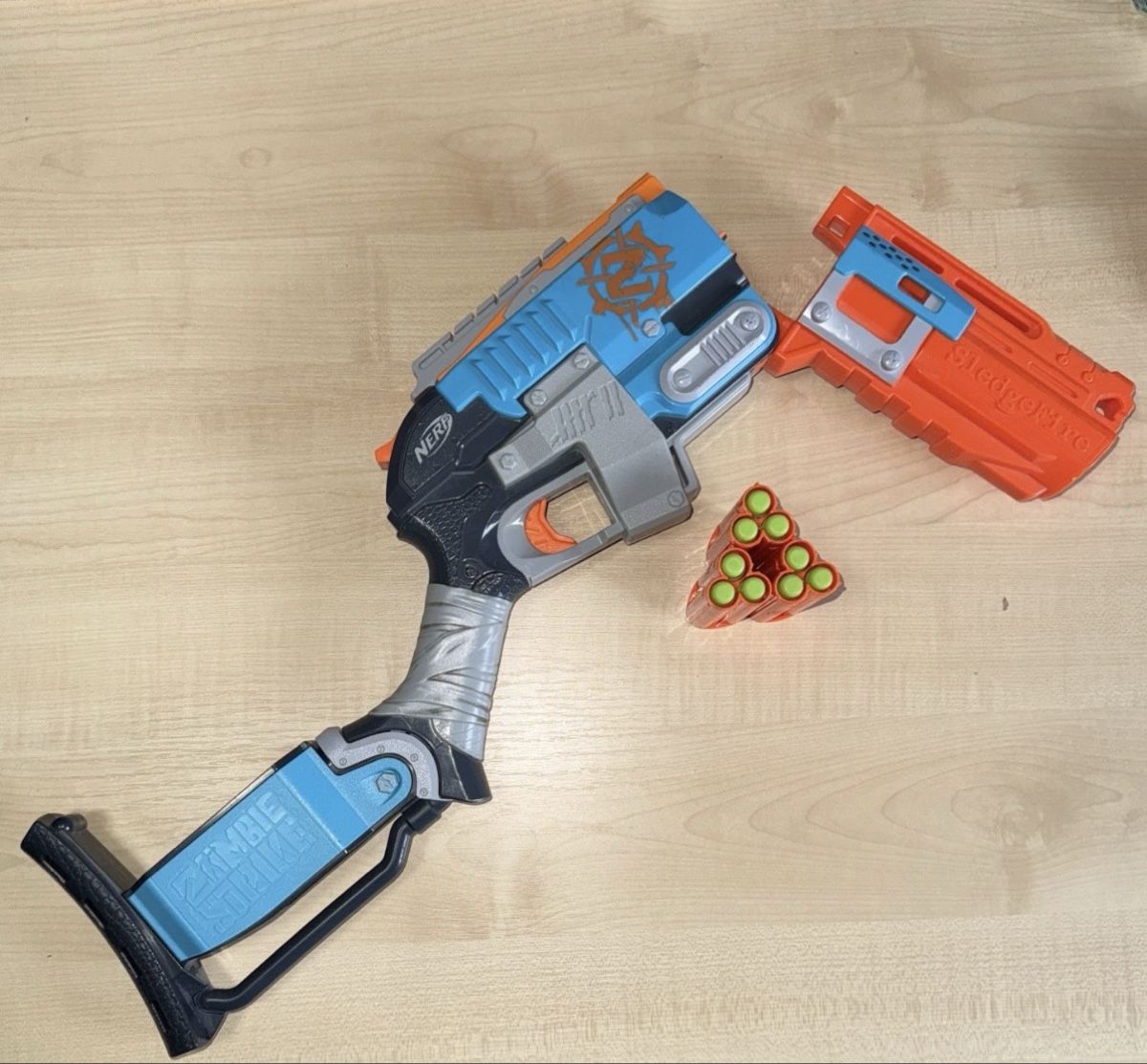 Nerf Giocattoli: Nerf Zombiestrike SledgeFire – Usato da Schneisingen venduto da mar_8pjs 2