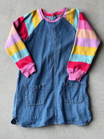Jeanskleid mit bunten Ärmeln, Grösse 128, Top Zustand!
