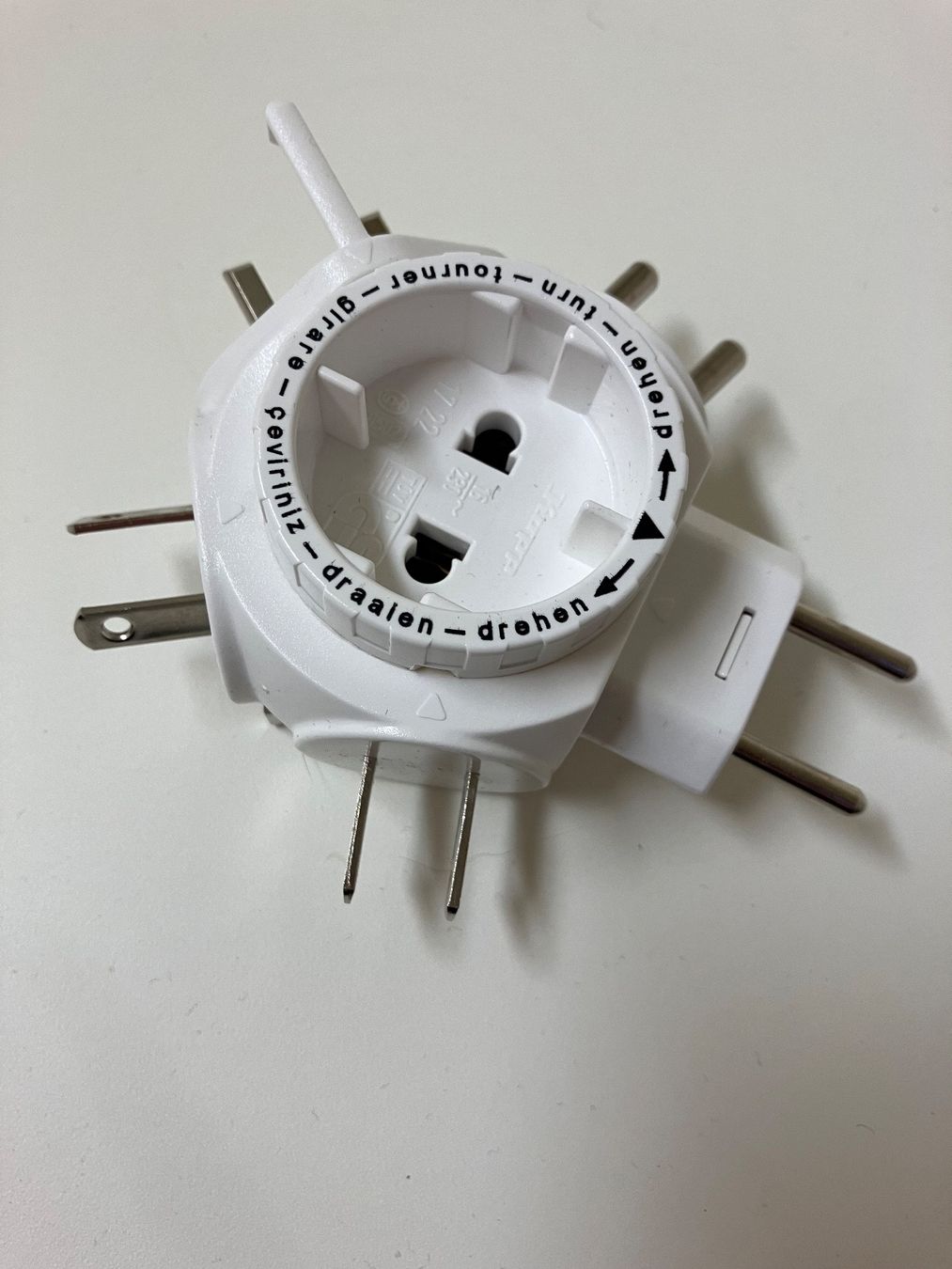 Unità & Adattatore: Adapter für 5 Länder – Usato da Schaffhausen venduto da Simmel80