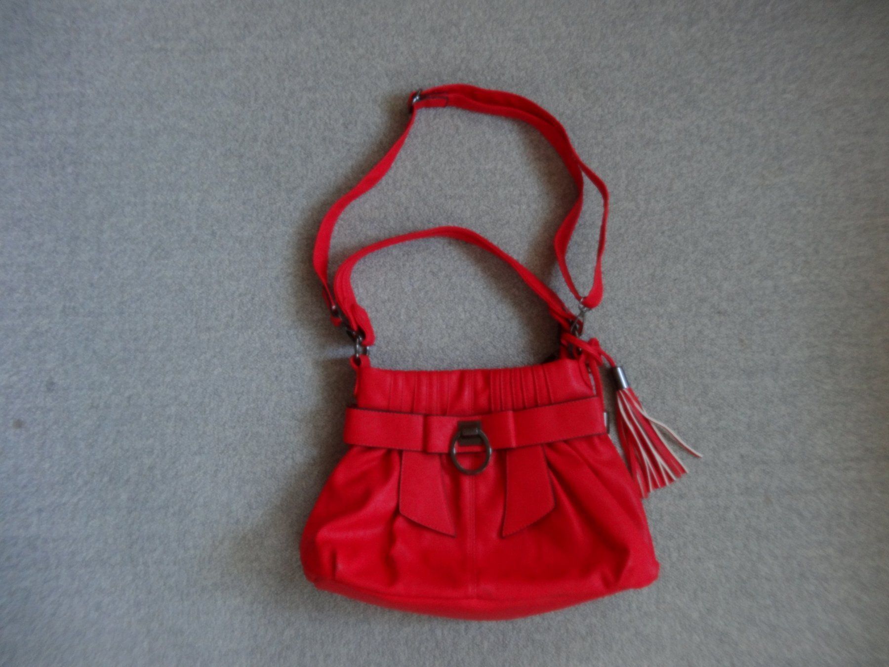Borse da donna: Tasche . Fabrikneu – Nuovo (secondo la descrizione) da Kleindöttingen venduto da nev_tn7c