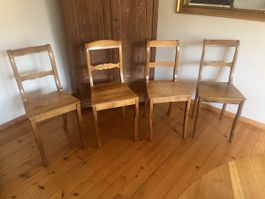 4 Biedermeier Stühle, mit Gebrauchsspuren, gut im Schuss